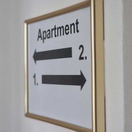 ברטיסלאבה Spacious Apartment Near Hockey And Football Arena מראה חיצוני תמונה