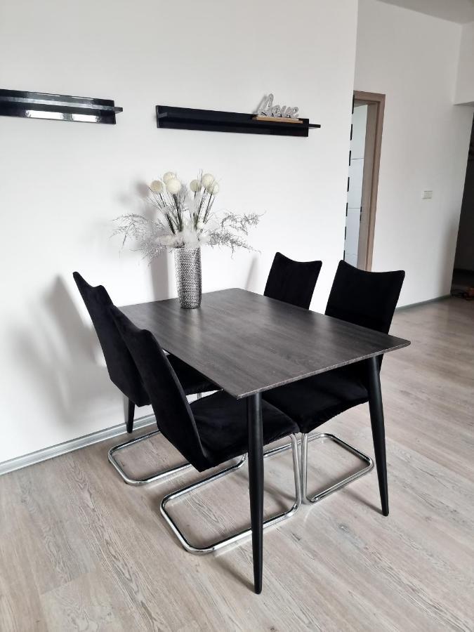 ברטיסלאבה Spacious Apartment Near Hockey And Football Arena מראה חיצוני תמונה