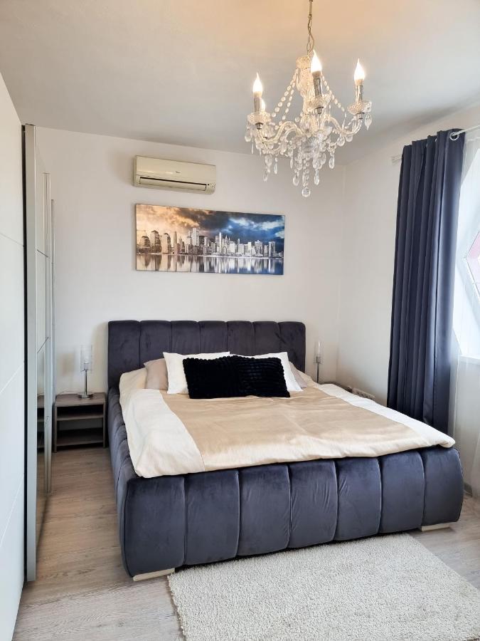 ברטיסלאבה Spacious Apartment Near Hockey And Football Arena מראה חיצוני תמונה